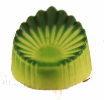 Pistache Dream bonbon &ndash; witte chocolade gevuld met romige pistache, van Het Bonbon Geheim