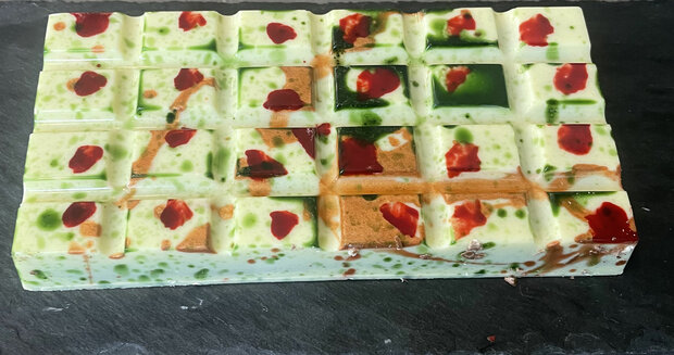 Matcha Framboos Reep &ndash; witte chocolade met een verrassende crunch